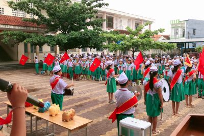 PHÁT ĐỘNG PHONG TRÀO “NUÔI HEO ĐẤT TIẾT KIỆM VÌ BẠN NGHÈO”